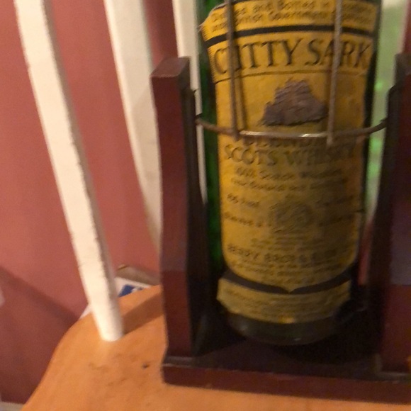 City sark whiskey bottle from Scotland - Picture 2 of 9